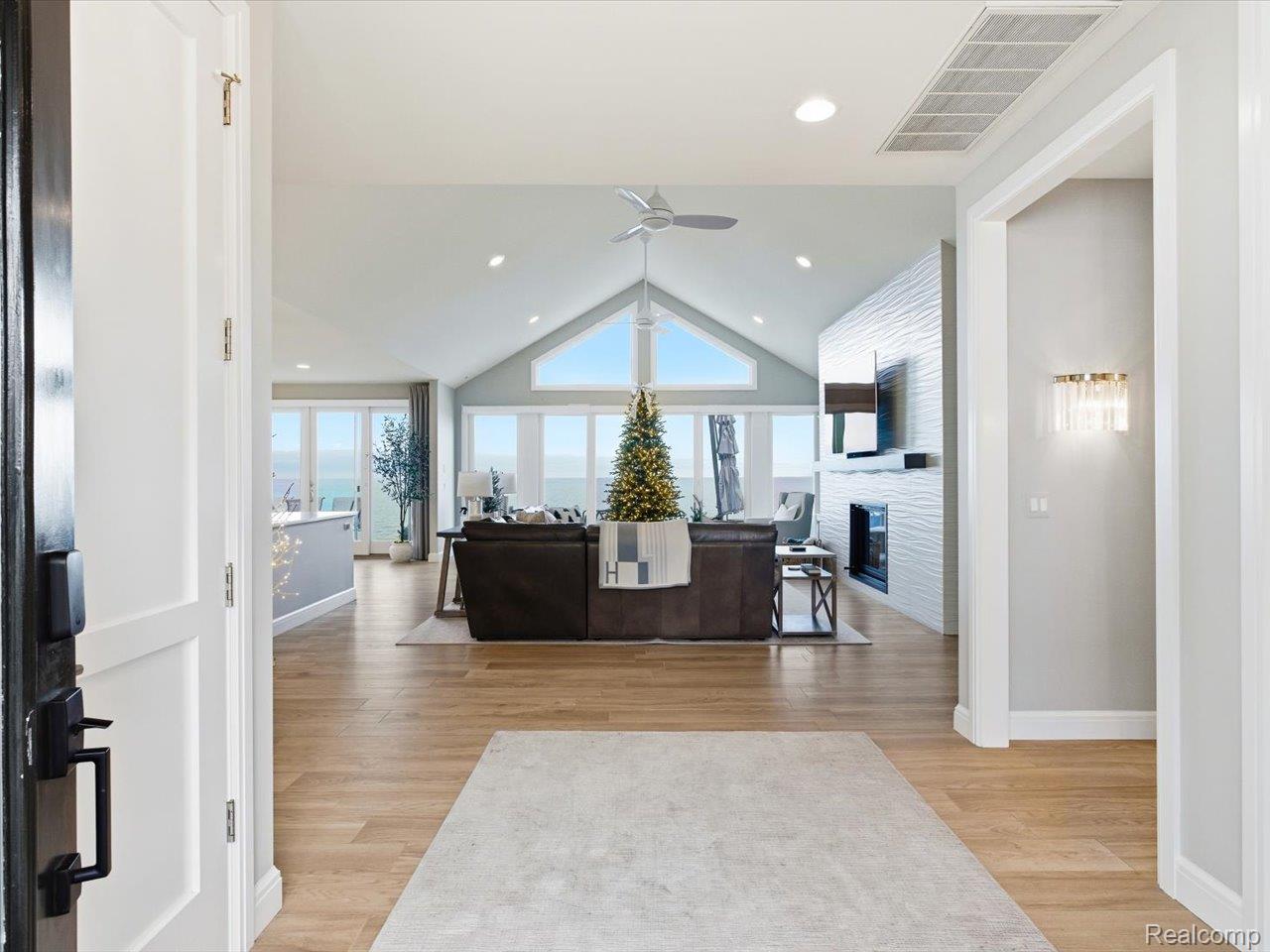 8442 Lakeshore Road