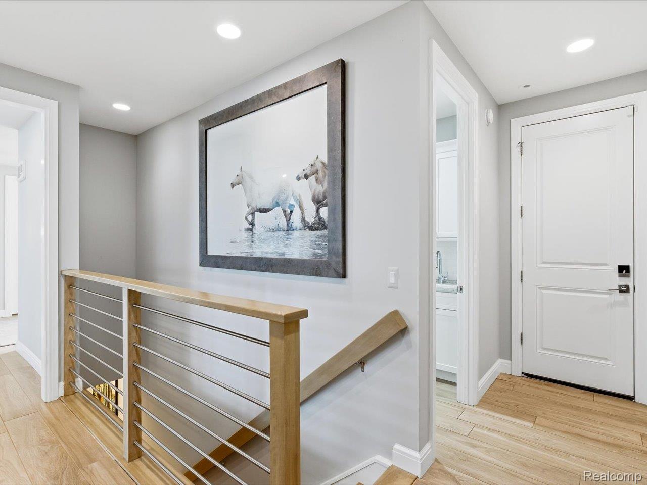 8442 Lakeshore Road