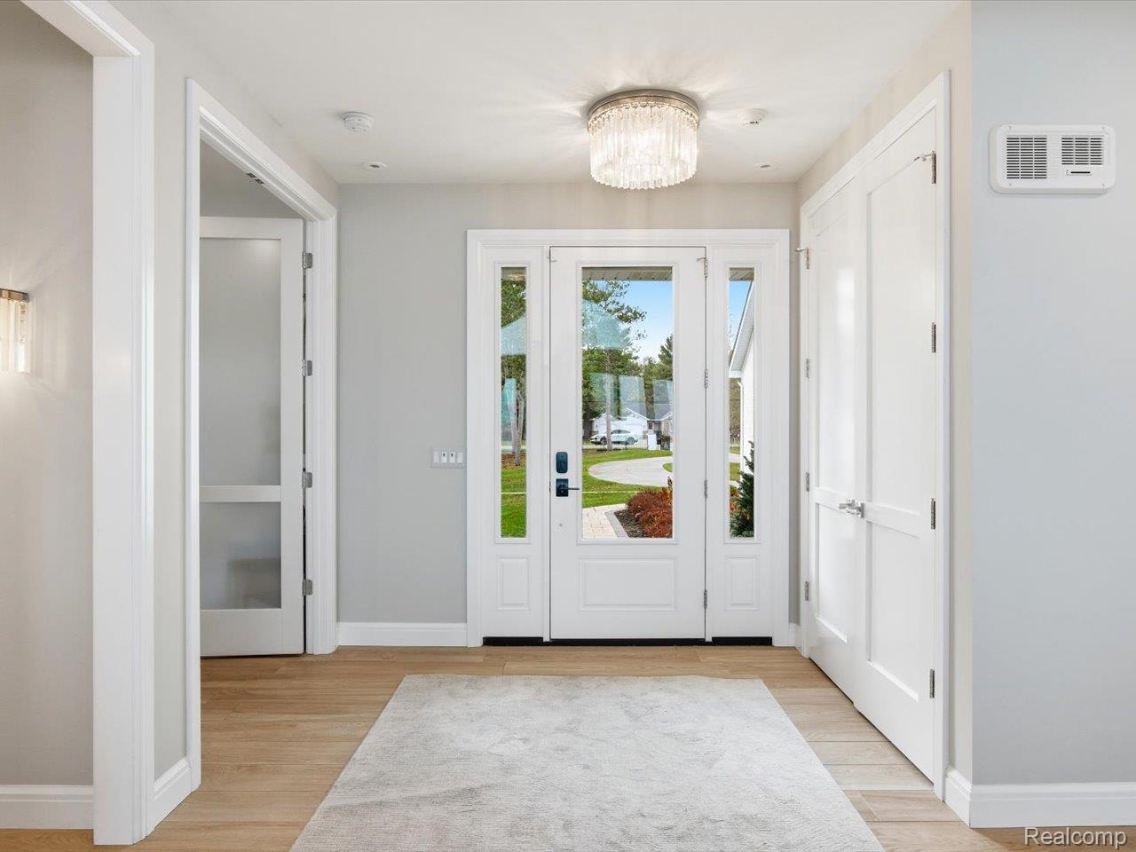8442 Lakeshore Road