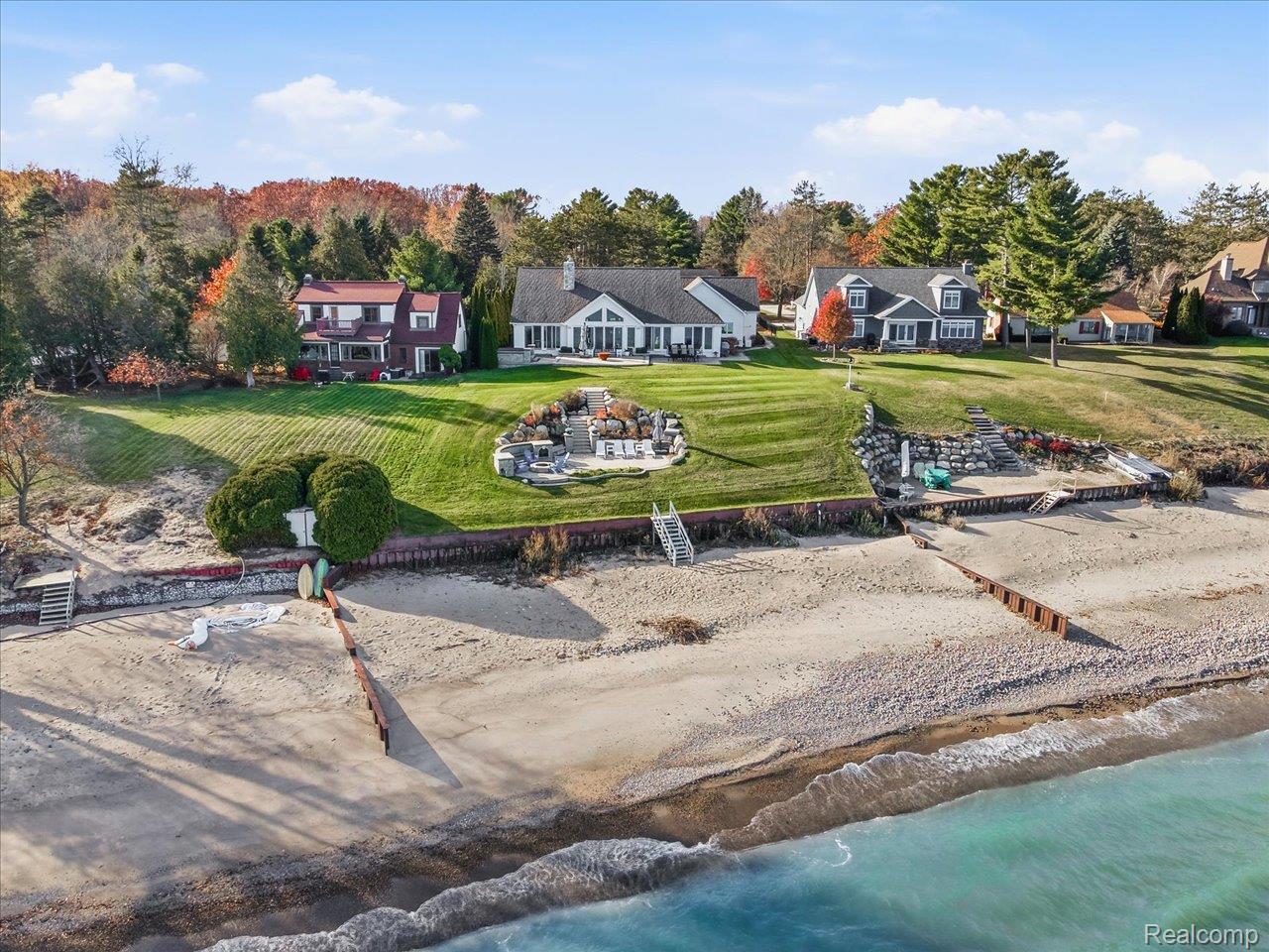 8442 Lakeshore Road