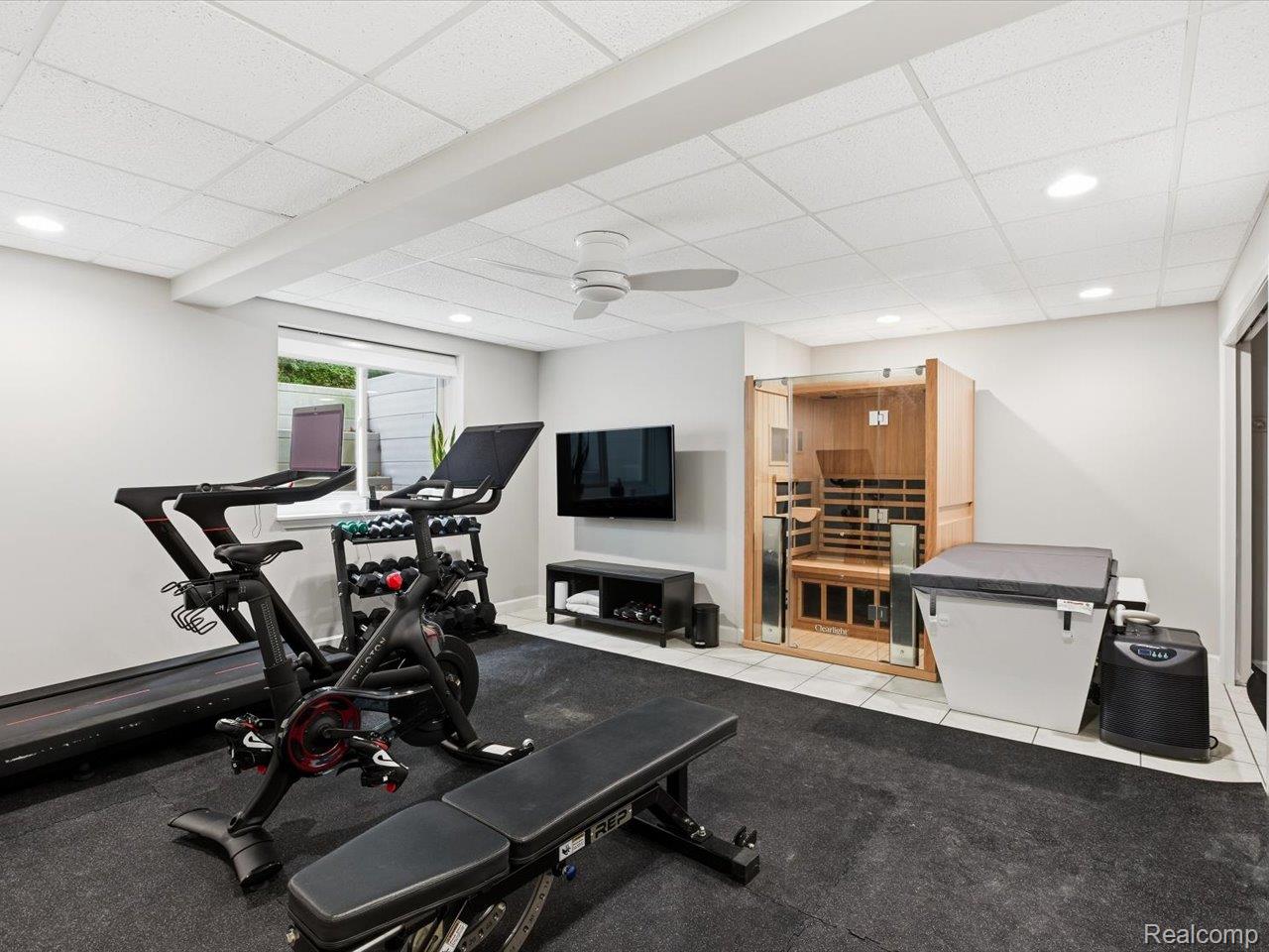 8442 Lakeshore Road