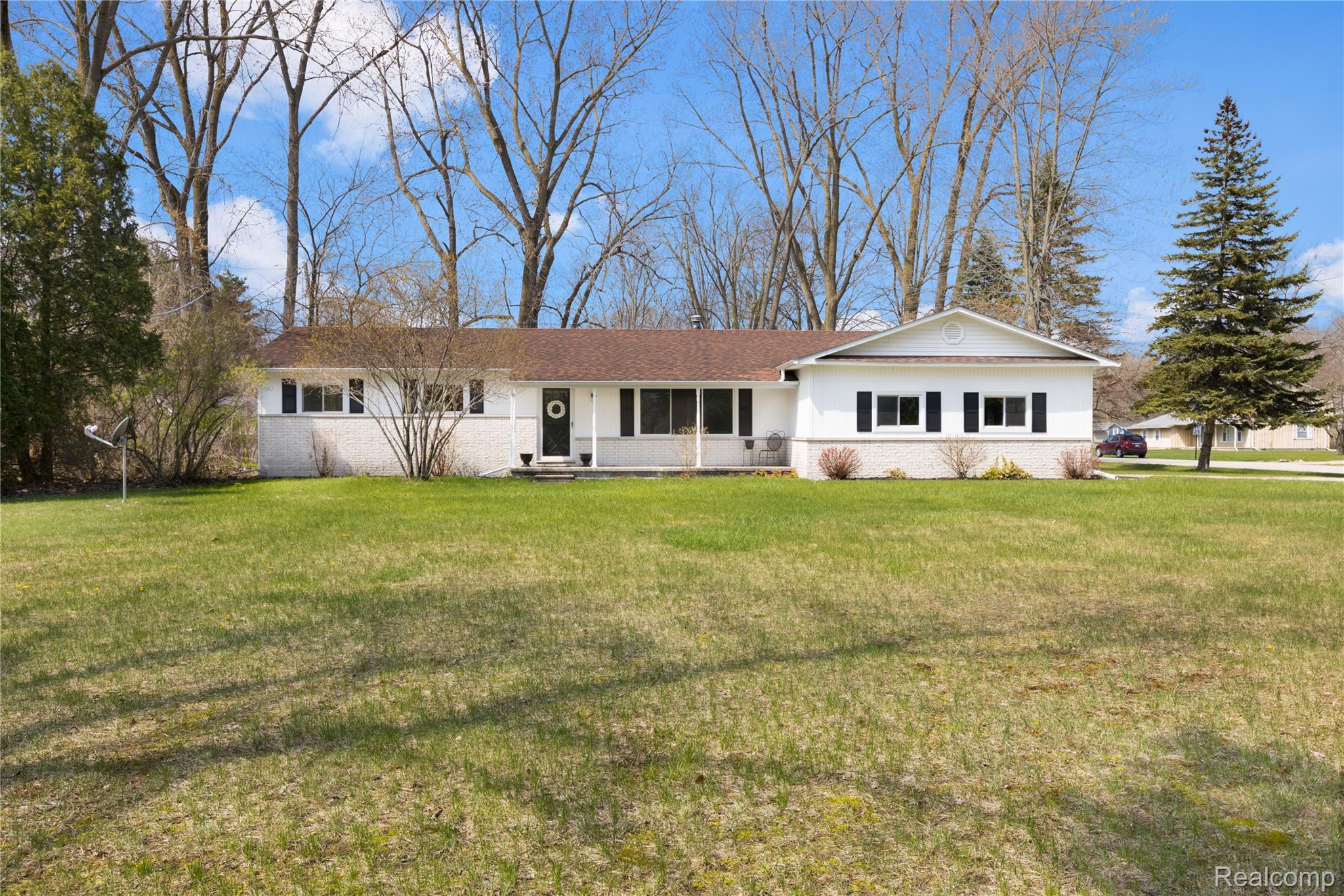 5837 Lakeshore Road
