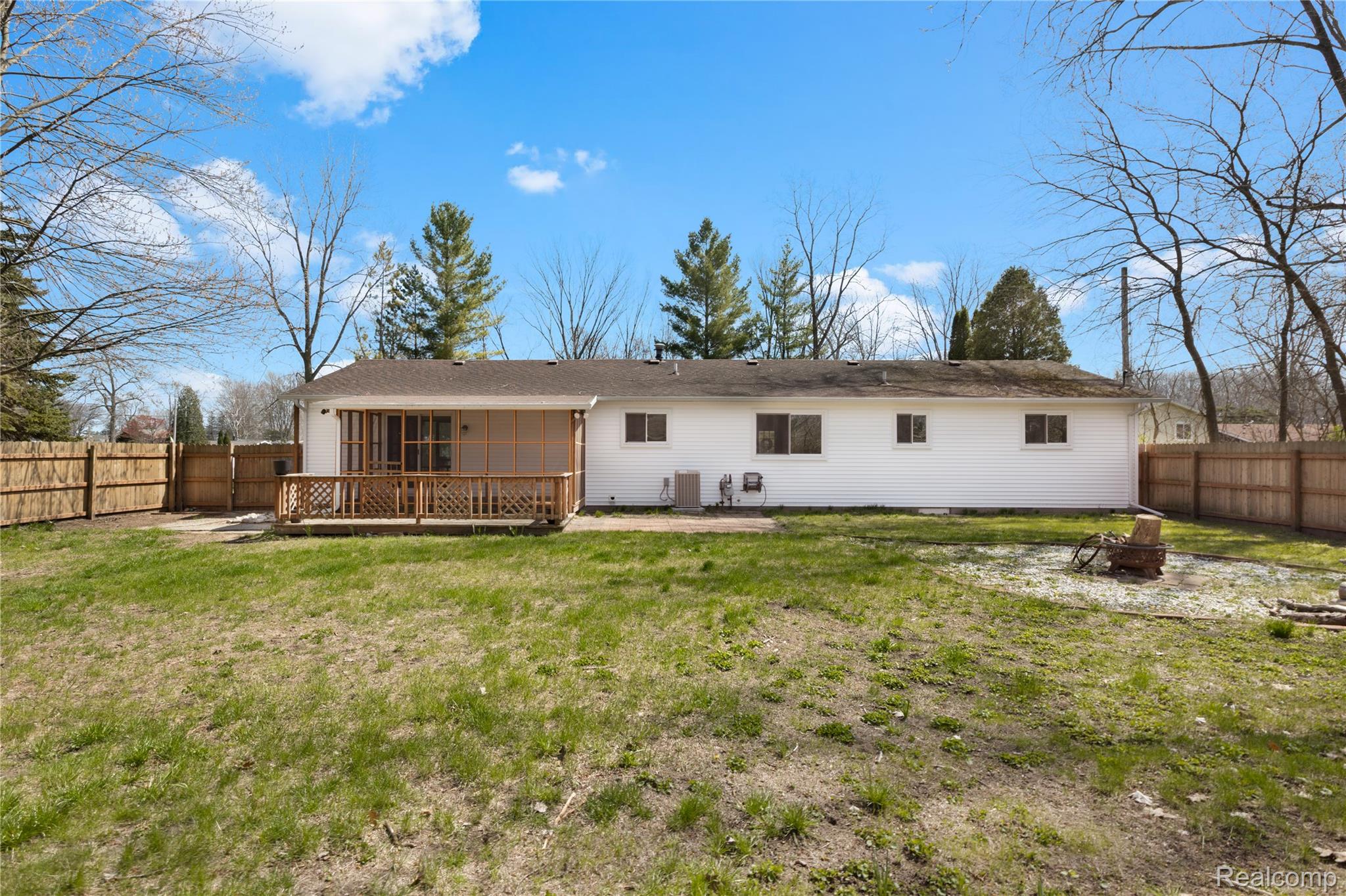 5837 Lakeshore Road