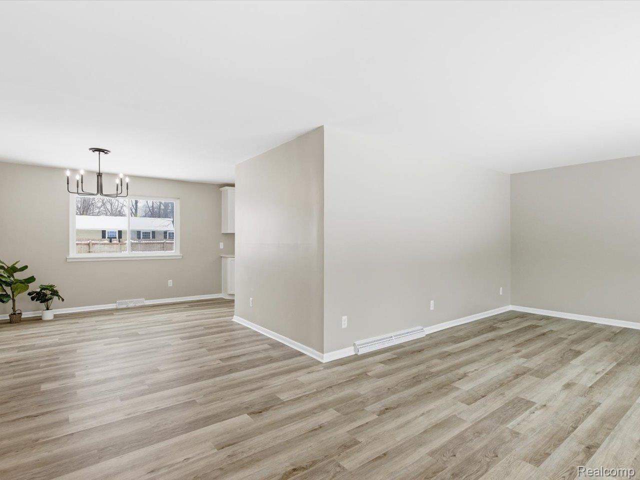 5837 Lakeshore Road