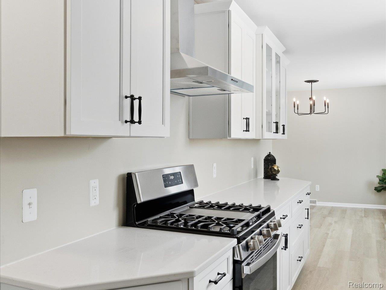 5837 Lakeshore Road