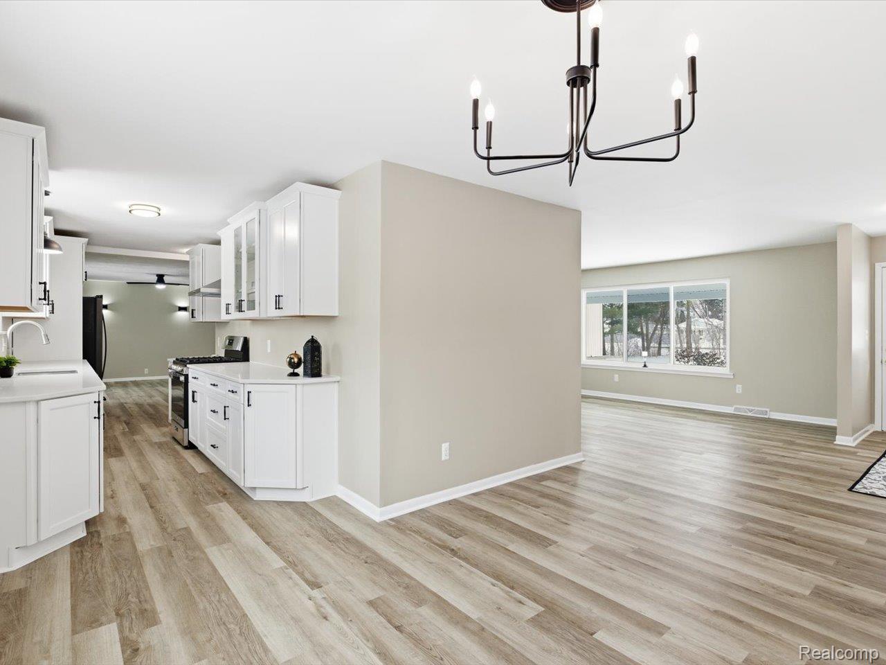 5837 Lakeshore Road