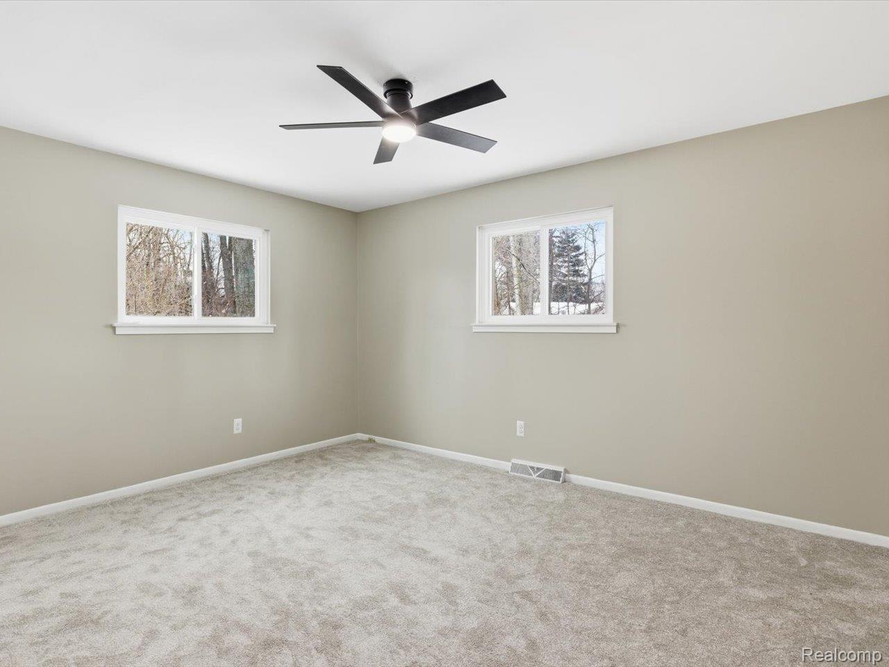 5837 Lakeshore Road