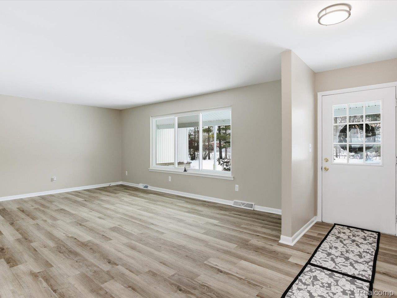 5837 Lakeshore Road