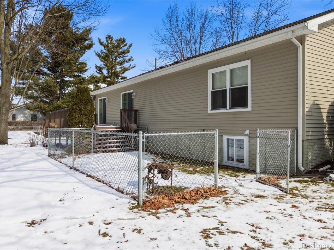 8431 Lakeshore Road