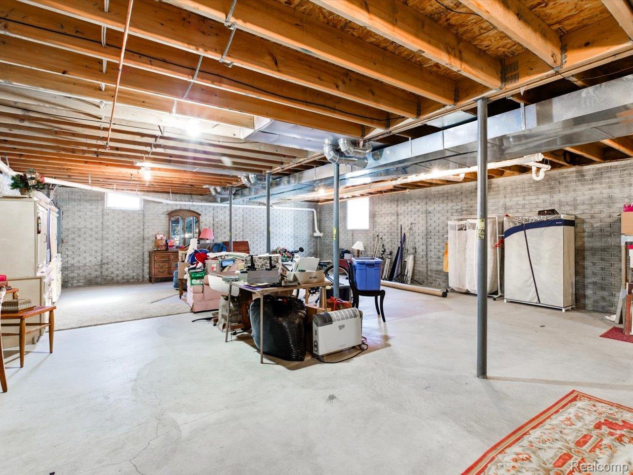 8431 Lakeshore Road