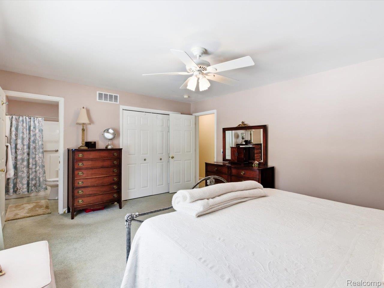 8431 Lakeshore Road