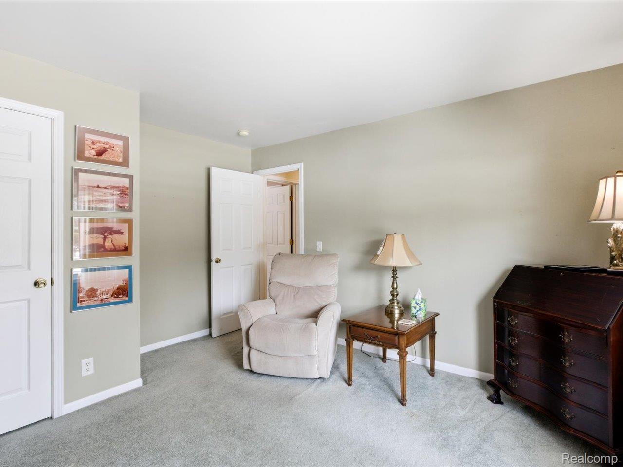 8431 Lakeshore Road