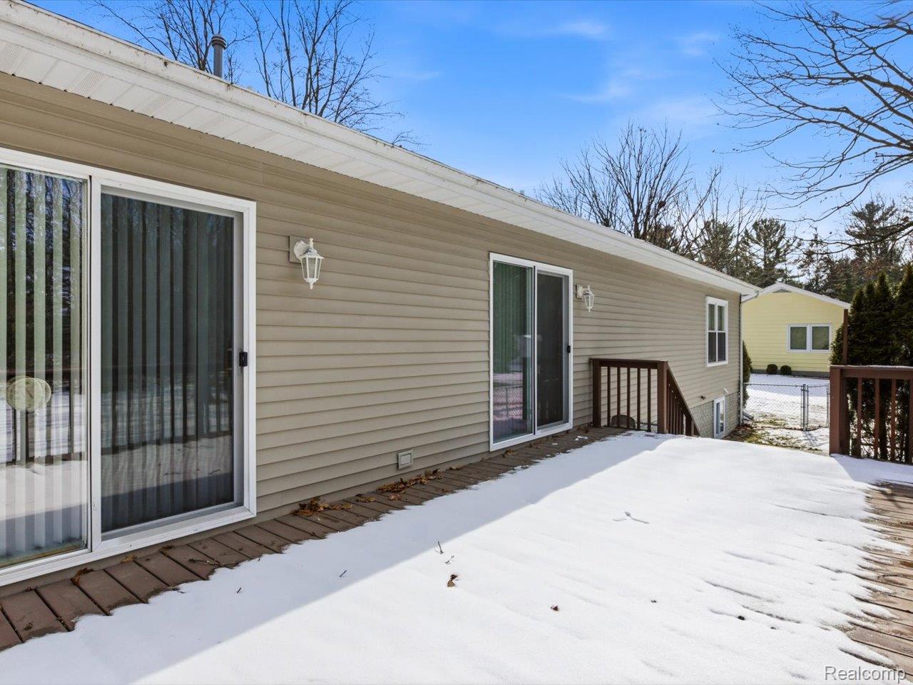 8431 Lakeshore Road
