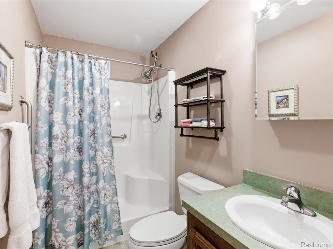 8431 Lakeshore Road