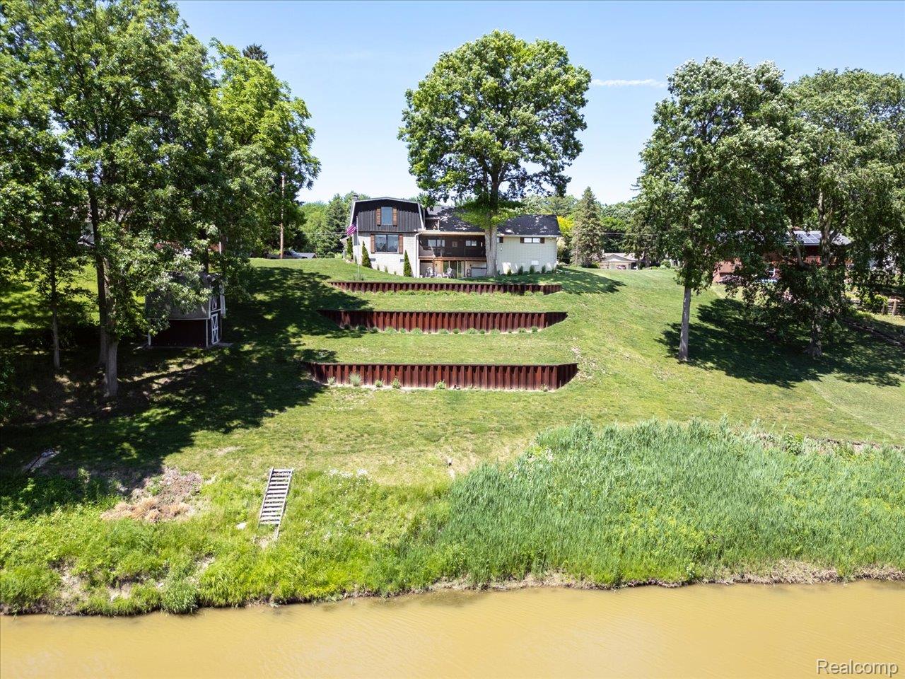 4405 North River Road