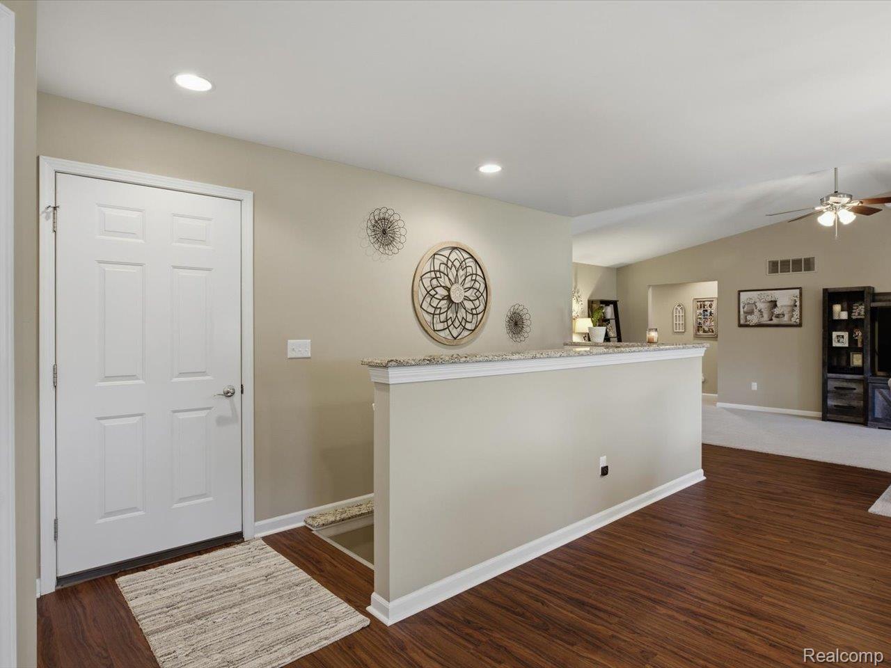 55 Rella Rae AVE