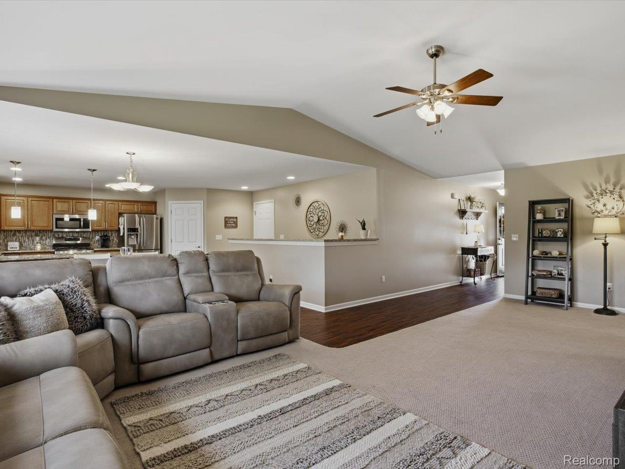 55 Rella Rae AVE