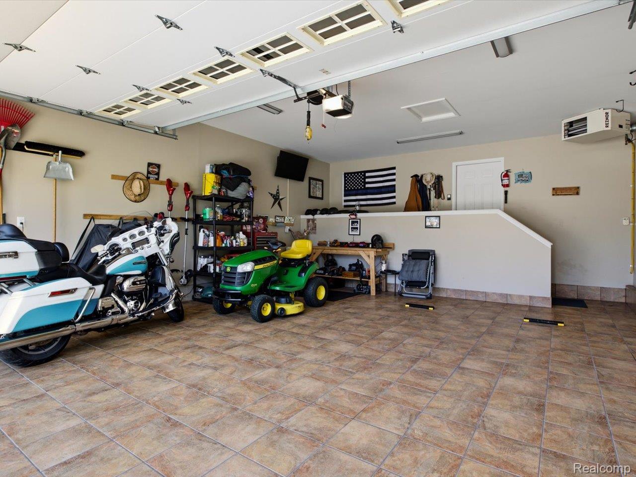 55 Rella Rae AVE