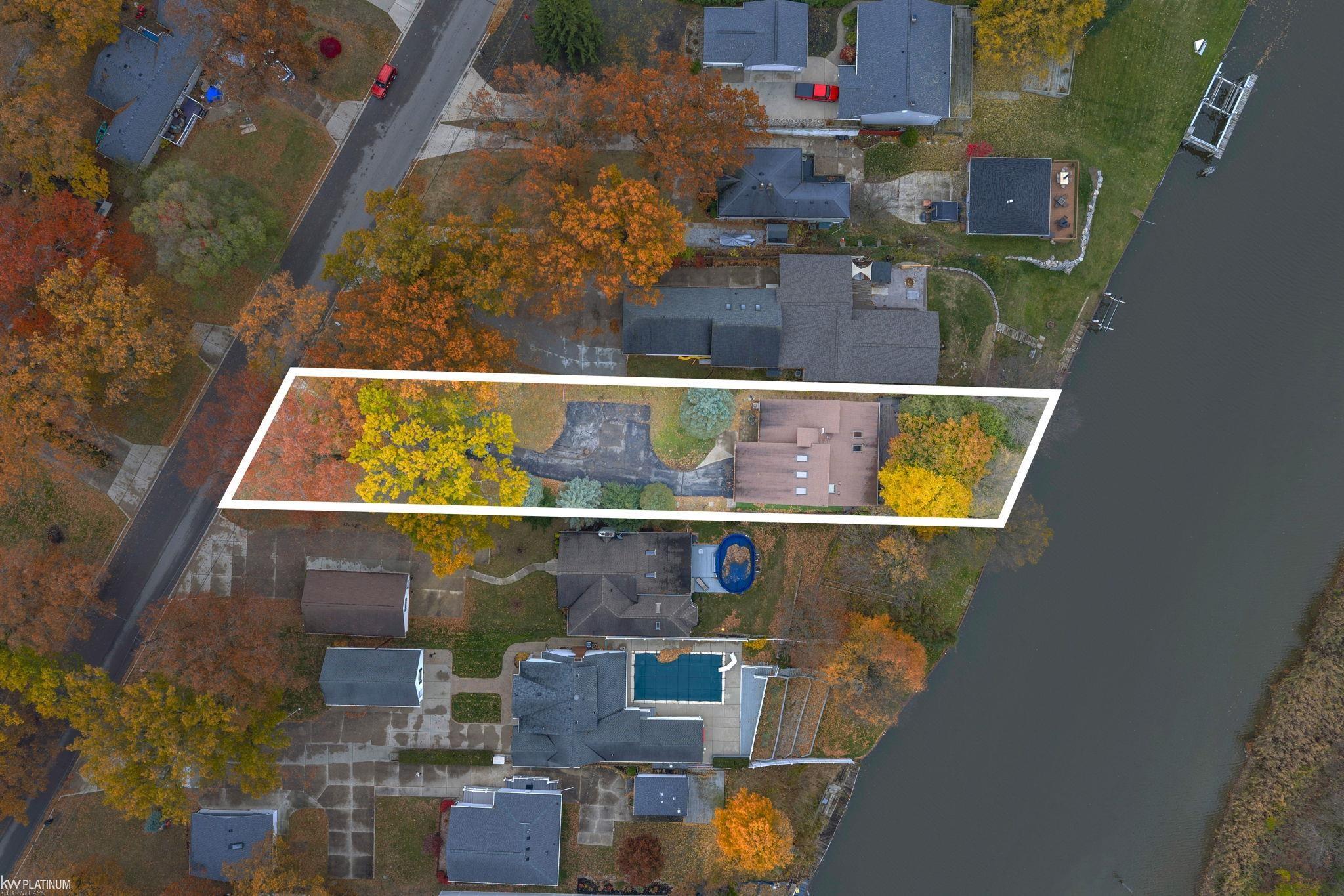 3419 Riverside Drive