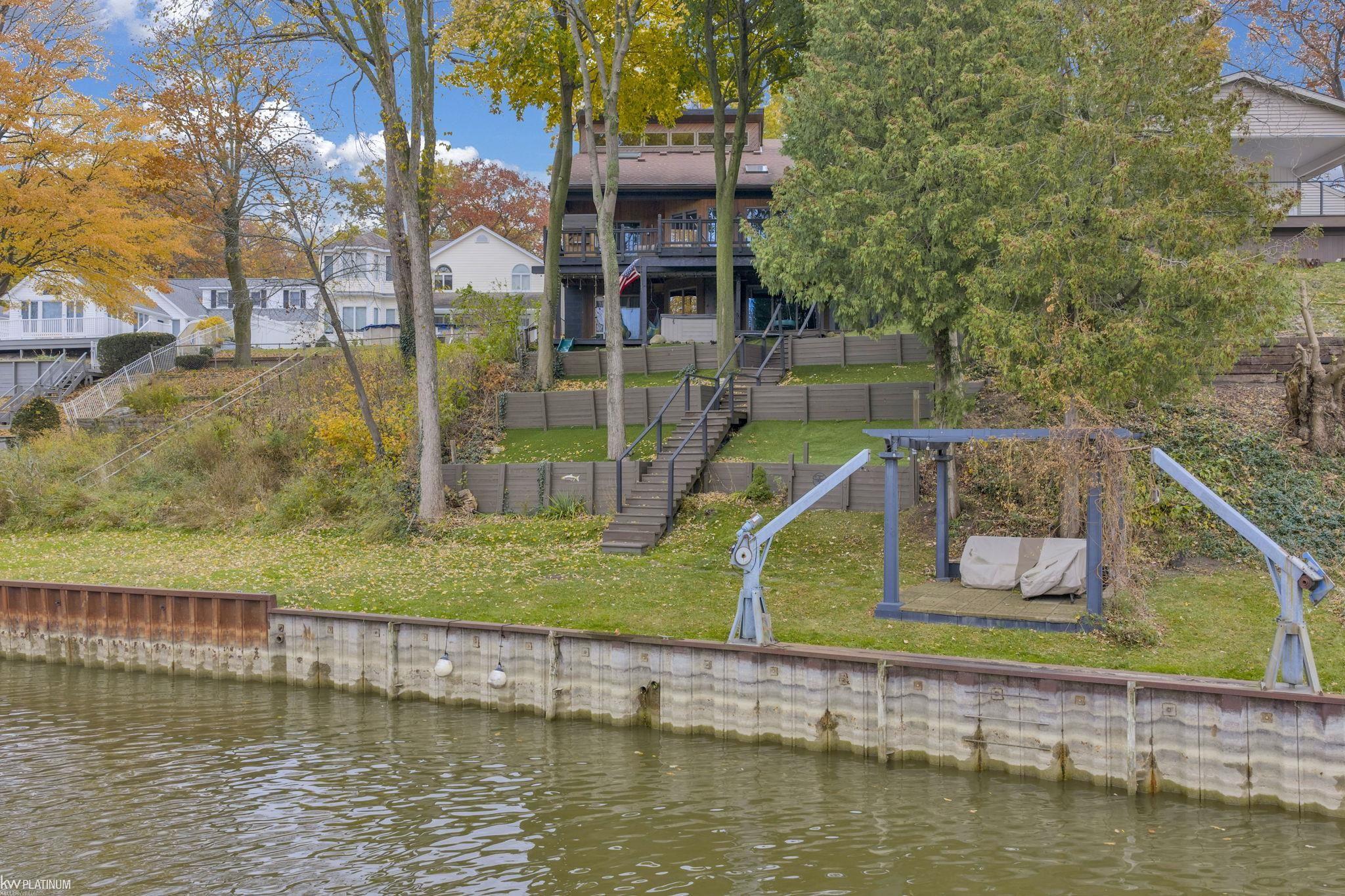 3419 Riverside Drive