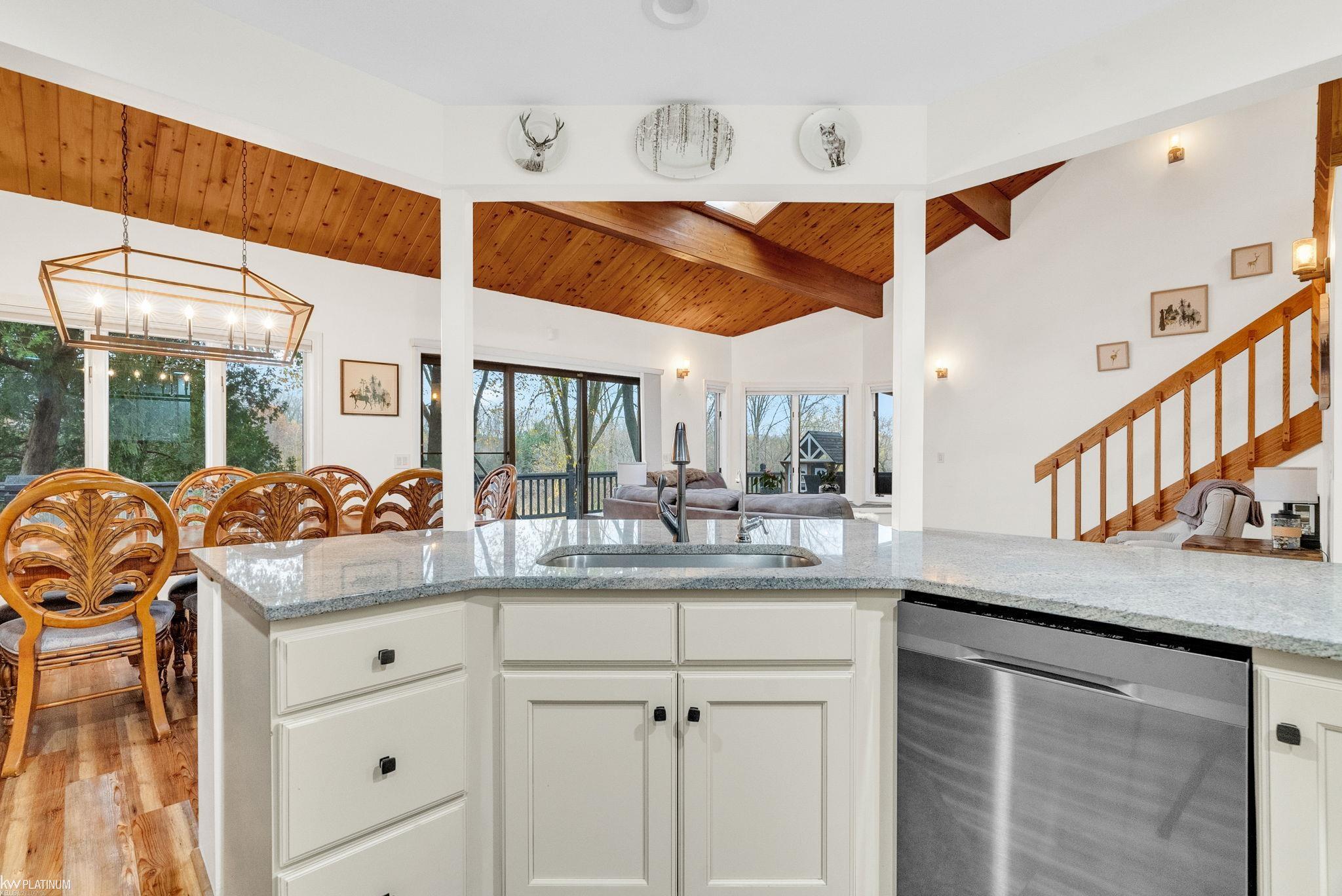 3419 Riverside Drive