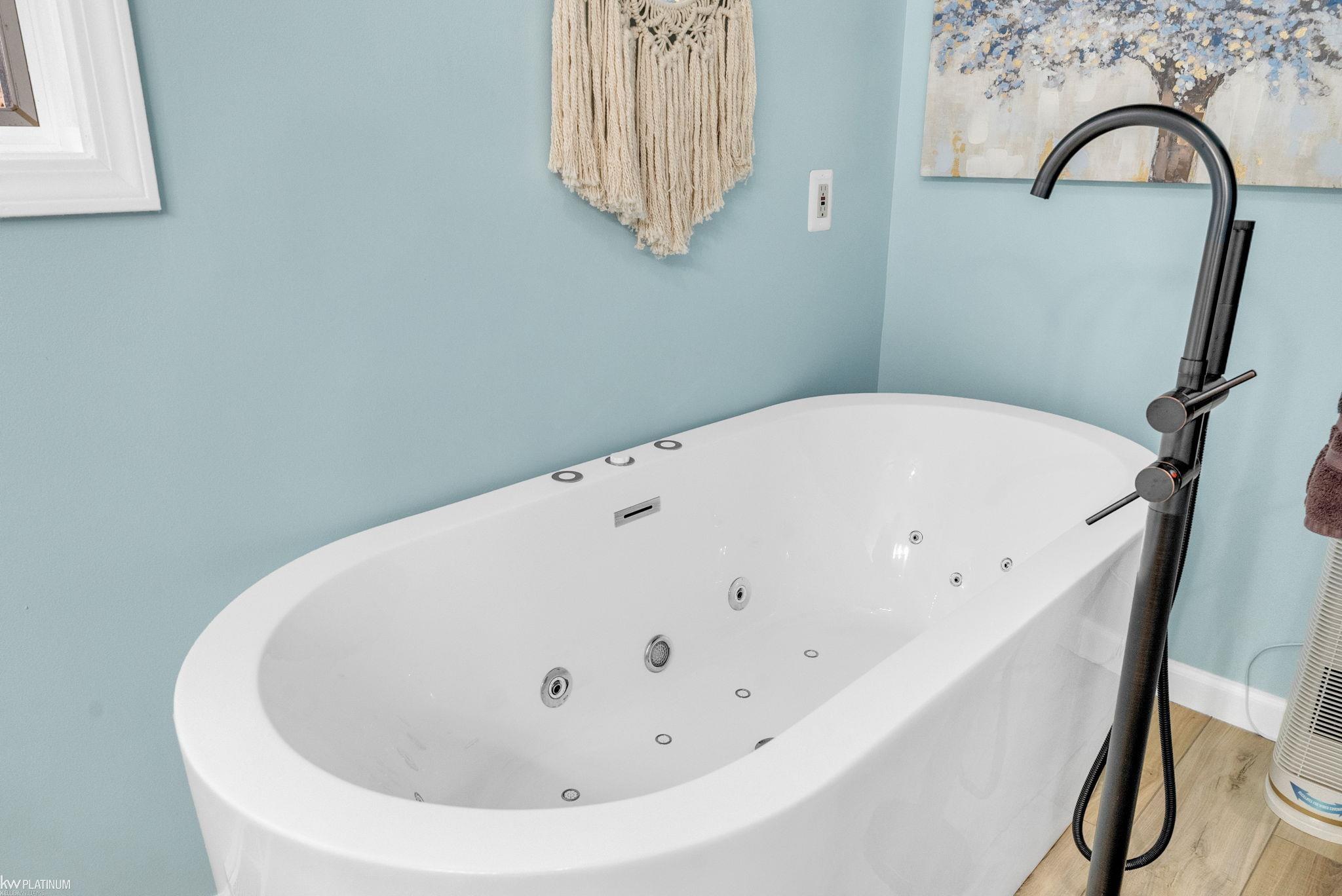 3419 Riverside Drive