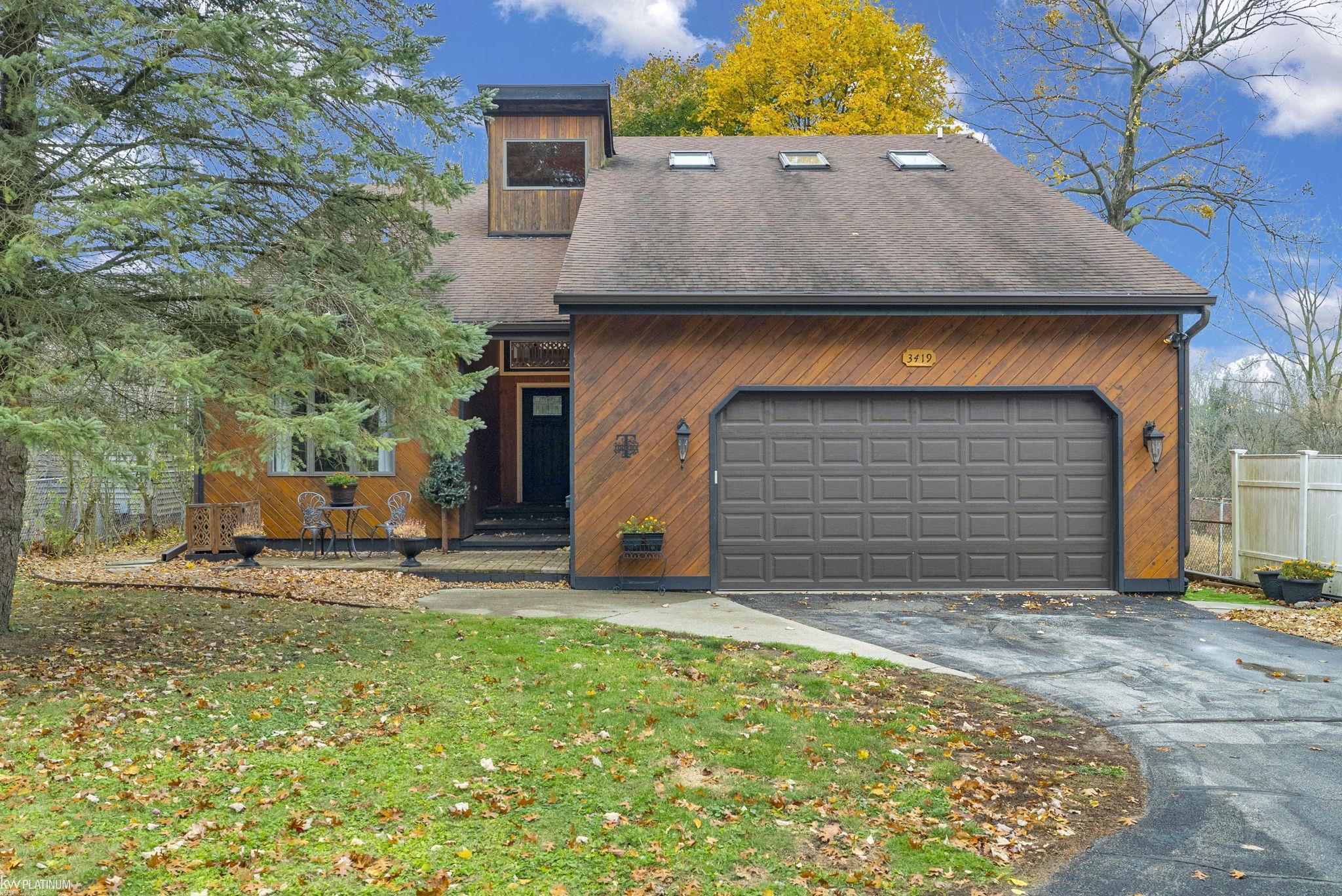 3419 Riverside Drive