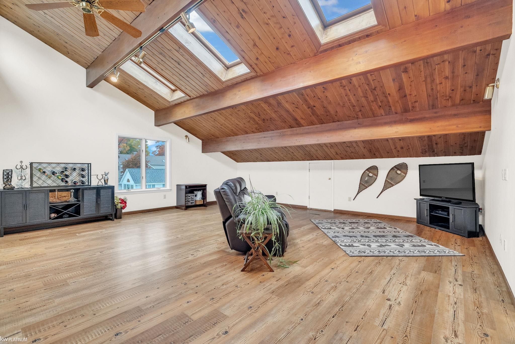 3419 Riverside Drive