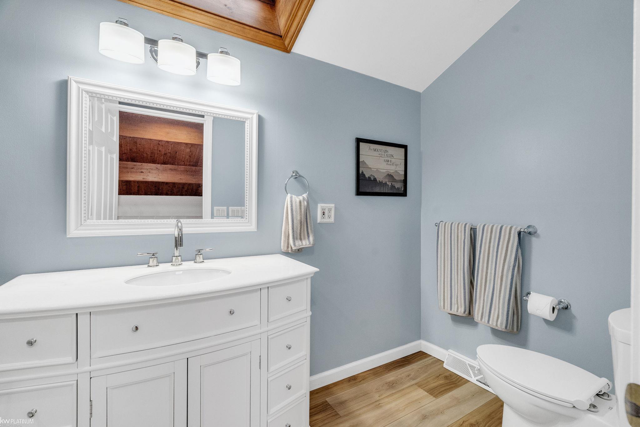 3419 Riverside Drive