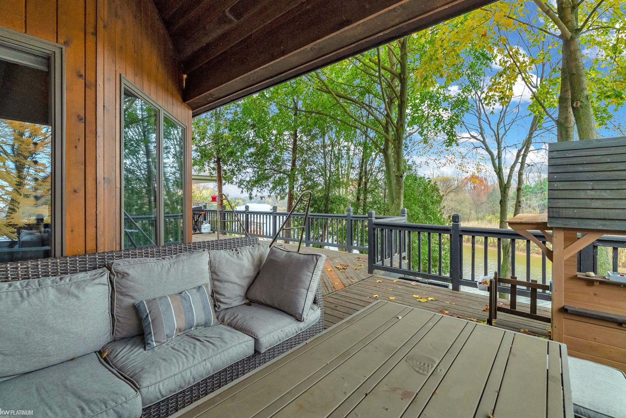 3419 Riverside Drive