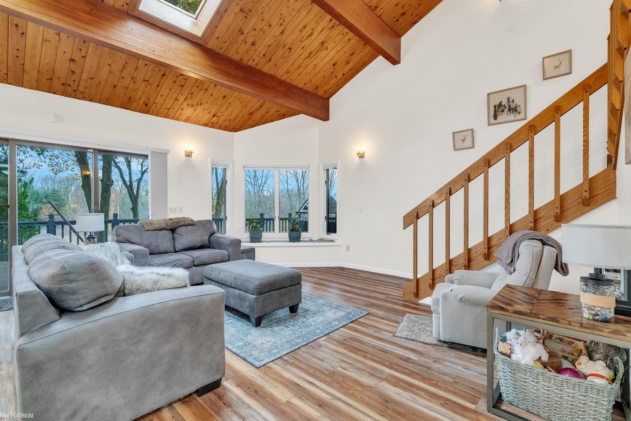 3419 Riverside Drive