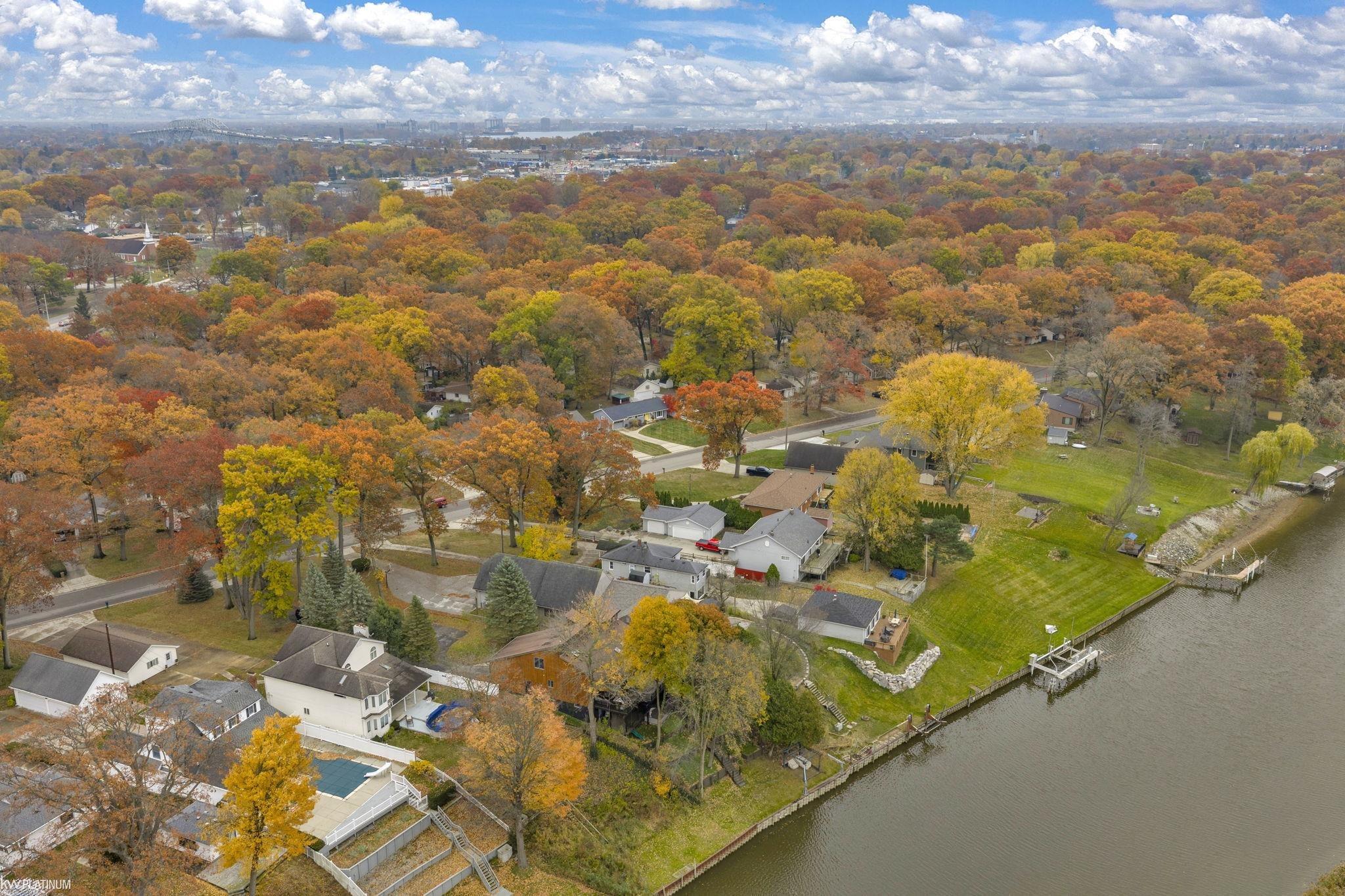 3419 Riverside Drive