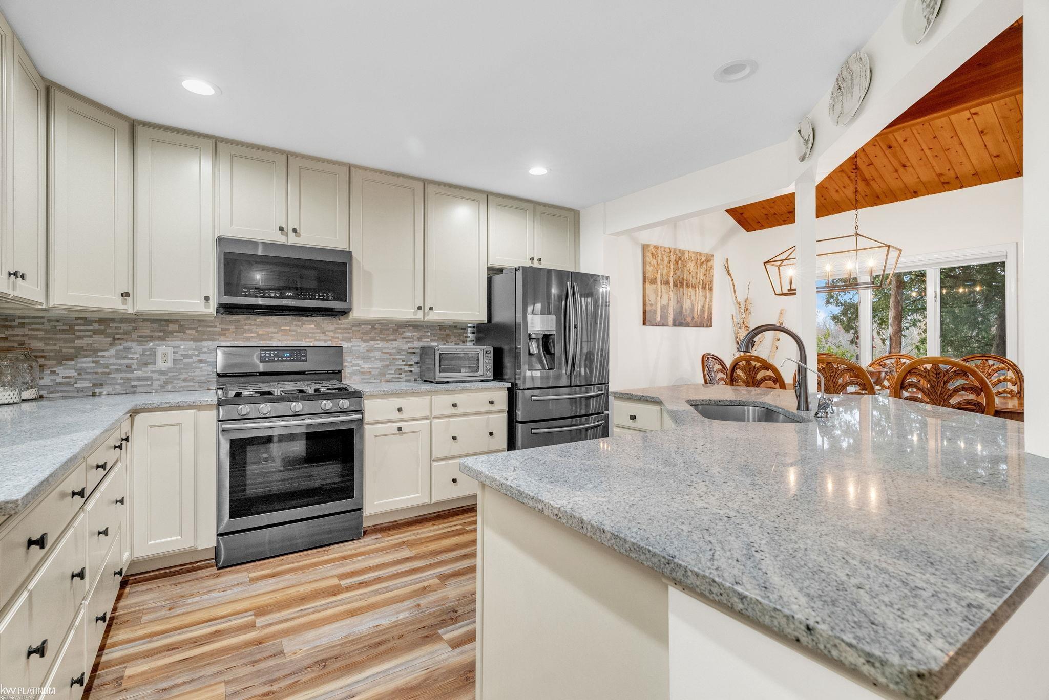 3419 Riverside Drive