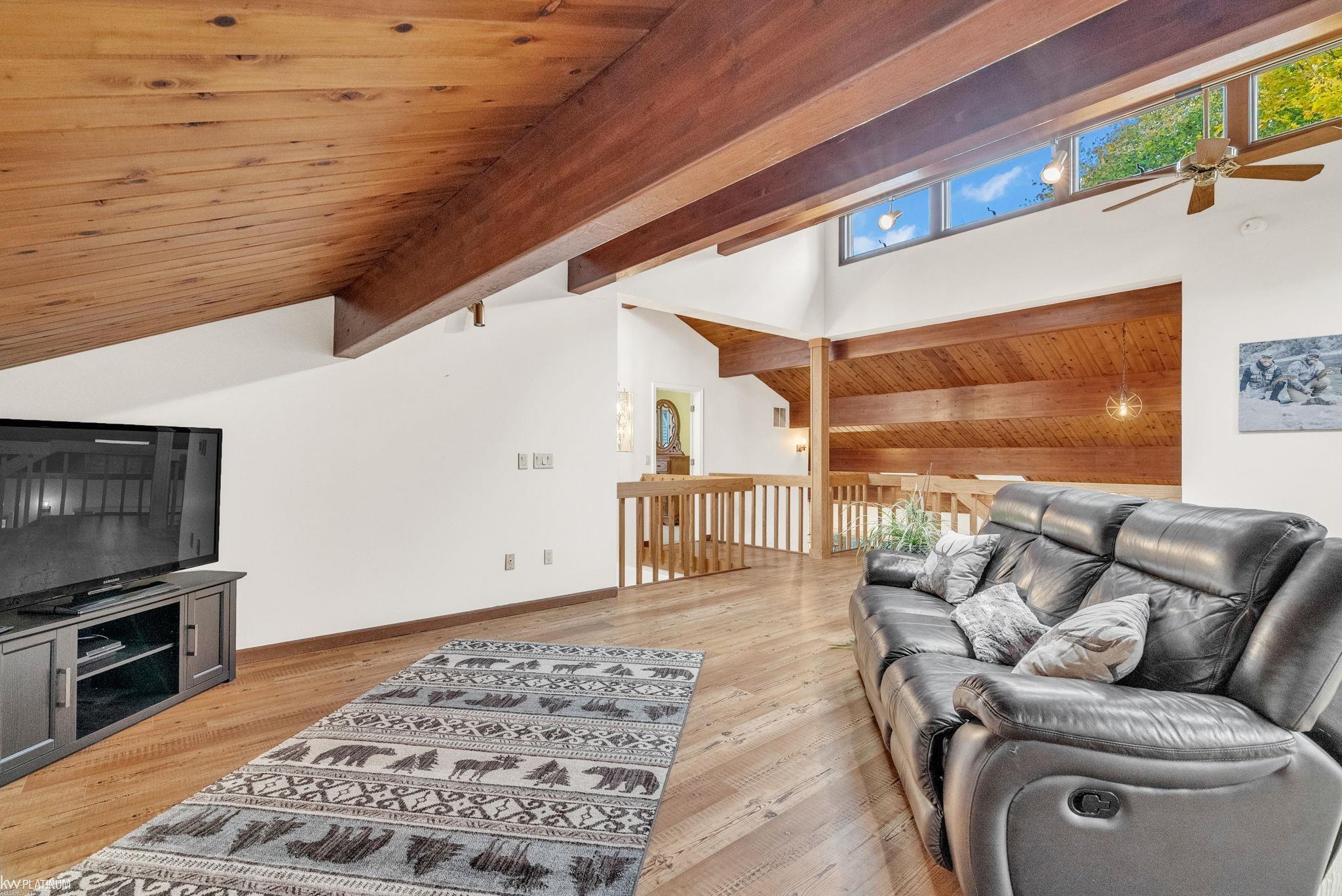 3419 Riverside Drive