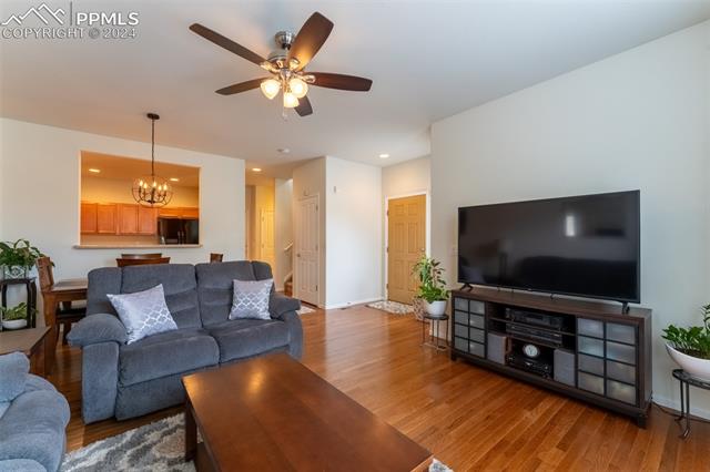 6942 Red Sand Grove