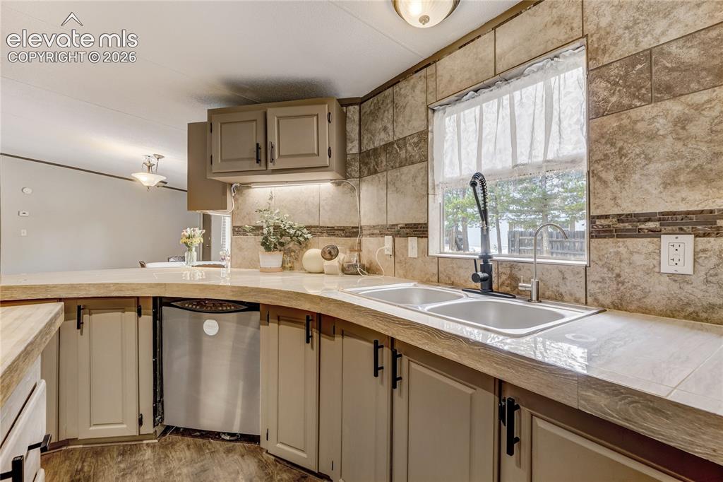784 Blossom Road
