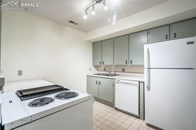 2195 Alicia Point 102