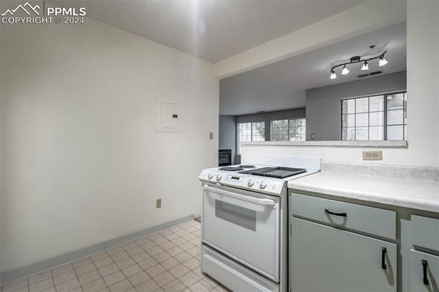 2195 Alicia Point 102