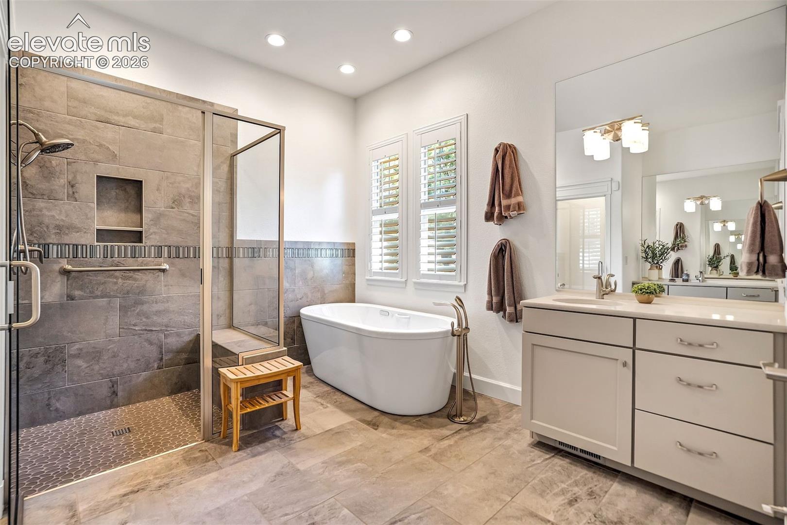 1927 Pine Mesa Grove Unit: C