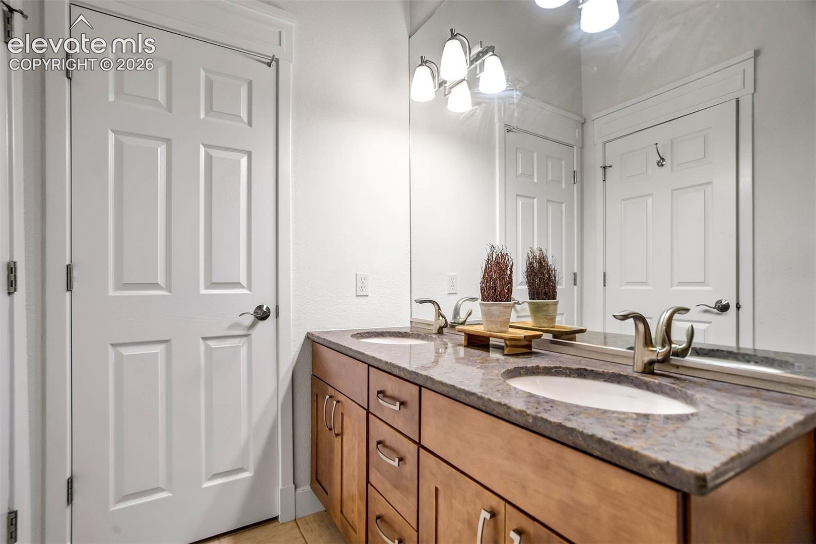 1927 Pine Mesa Grove Unit: C