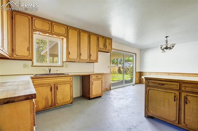 1608 Mount View Lane