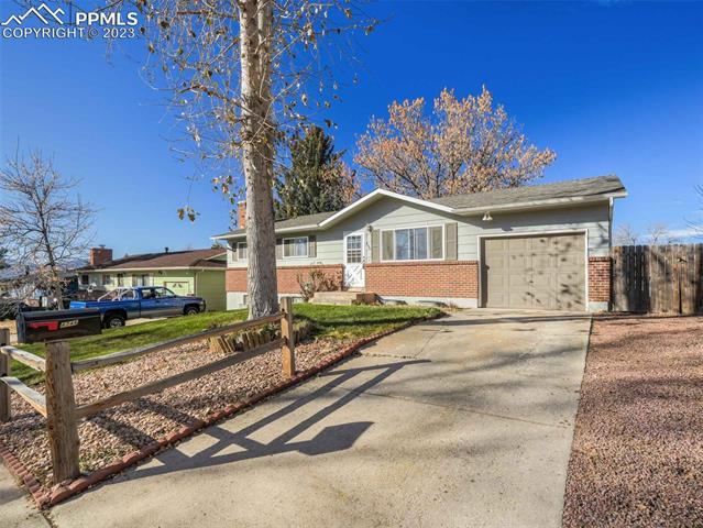 4746 S Gracemoor Circle