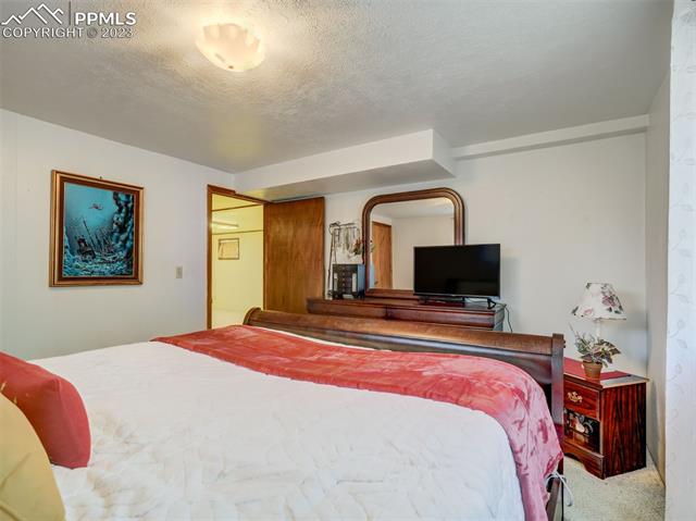 4746 S Gracemoor Circle