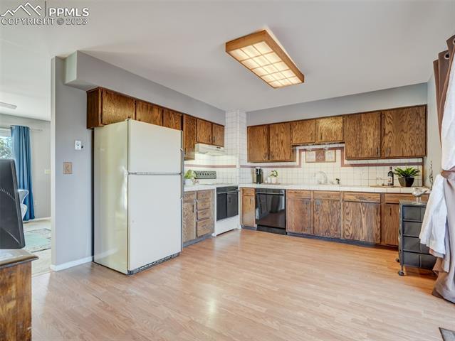 4746 S Gracemoor Circle