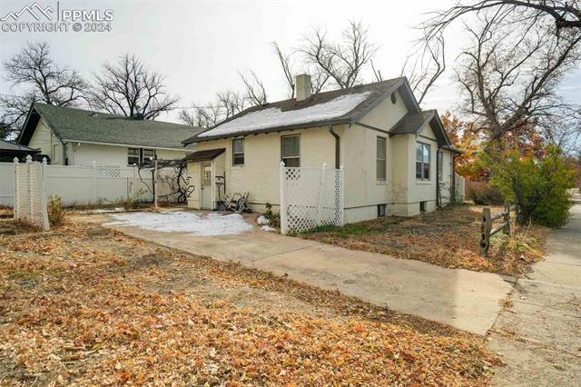 402 E Caramillo Street