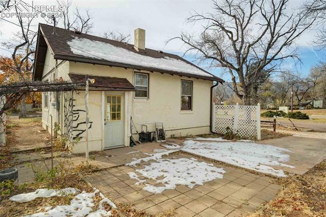 402 E Caramillo Street