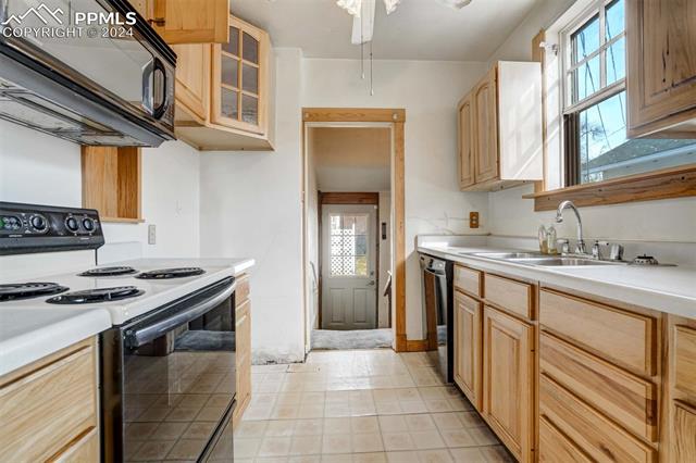 402 E Caramillo Street