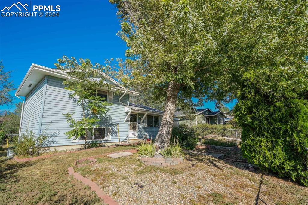 2124 Whitewood Drive