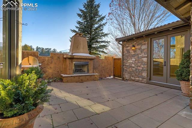 1909 La Bellezza Grove