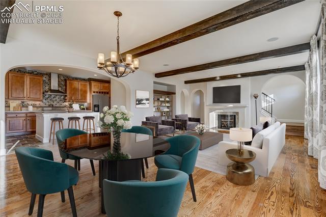 1909 La Bellezza Grove